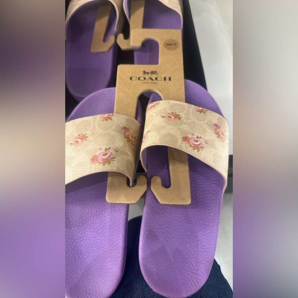 NWT Coach Udele Sport Slide
In Signature Canvas With Floral Print 💜 - Picture 5 of 12